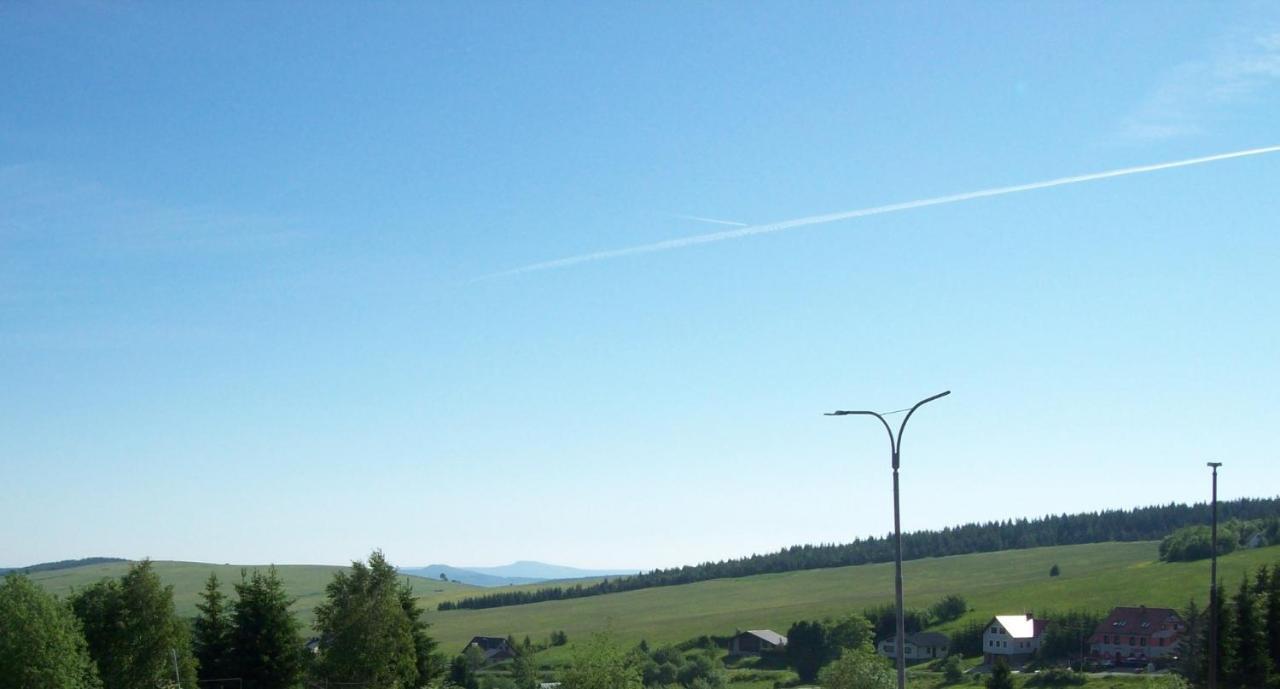 Rezidence Klinovec Lägenhet Loučná pod Klínovcem Exteriör bild